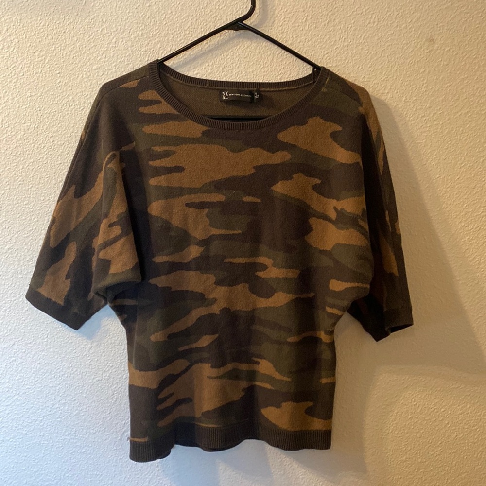 New York & Company camo short sleeve sweater size small